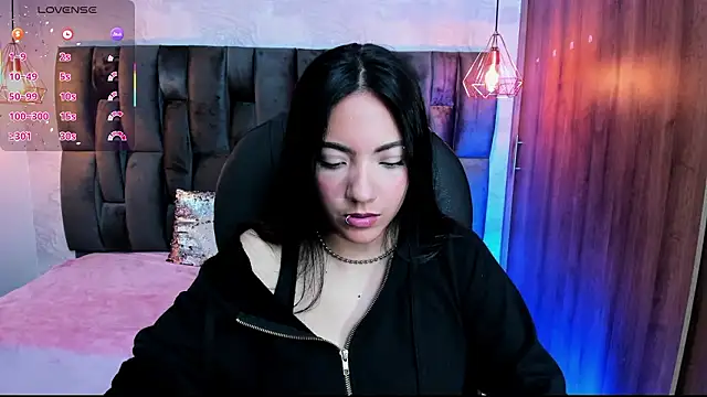 Snapshot of miichael_black chatting on February 8, 9:07 pm miichael black online show from February 8, 9:07 pm