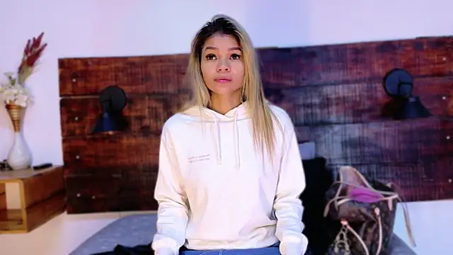 Celeste sanz online show from March 4, 10:10 am