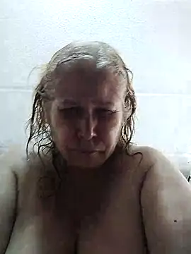 girl amada online show from October 13, 5:35 pm