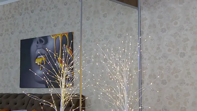 Snapshot of DustinKeent chatting on February 23, 12:30 am DustinKeent online show from February 23, 12:30 am