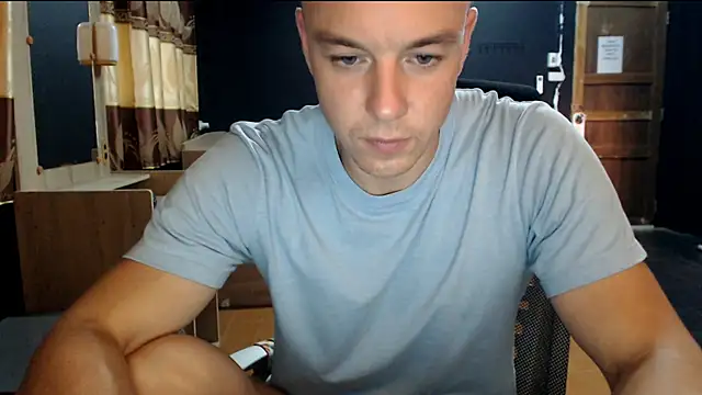 Snapshot of heilgarbest chatting on April 4, 10:24 am heilgarbest online show from April 4, 10:24 am