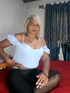Snapshot of Goodgirlsue_77 chatting on June 28, 9:26 am Goodgirlsue 77 online show from June 28, 9:26 am