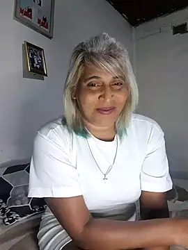 Snapshot of Goodgirlsue_77 chatting on July 16, 4:35 pm Goodgirlsue 77 online show from July 16, 4:35 pm