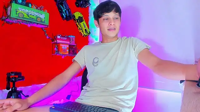 LilOwen  online show from October 10, 7:13 pm