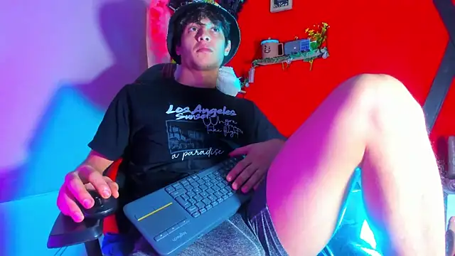 LilOwen  online show from November 27, 5:15 pm