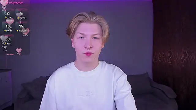 Snapshot of TheMikeSever chatting on February 1, 11:09 am TheMikeSever online show from February 1, 11:09 am