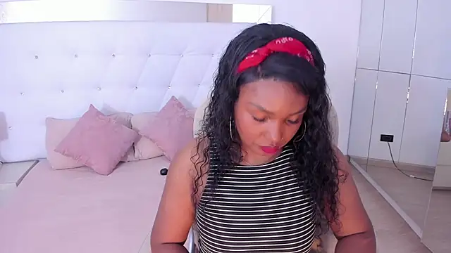 Snapshot of Isla_Scott chatting on October 16, 11:33 am Isla Scott online show from October 16, 11:33 am