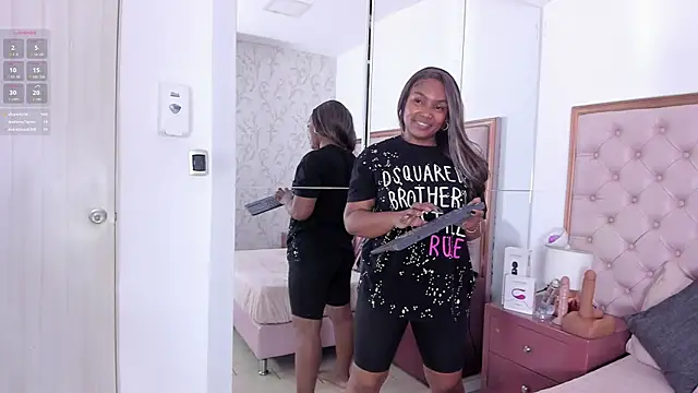 Snapshot of Isla_Scott chatting on November 10, 11:20 am Isla Scott online show from November 10, 11:20 am