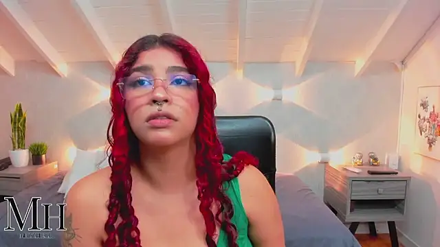 Snapshot of MizzHell chatting on March 23, 3:54 am MizzHell online show from March 23, 3:54 am