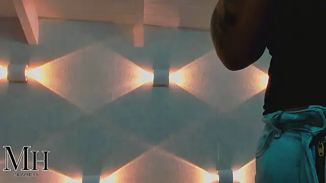 Snapshot of MizzHell chatting on March 25, 3:45 am MizzHell online show from March 25, 3:45 am