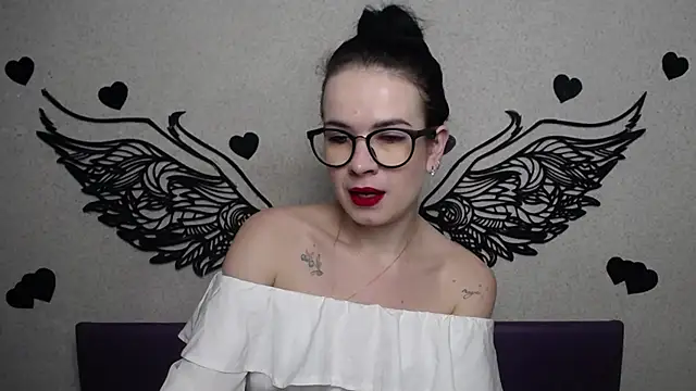 JasmineKouch online show from October 16, 5:25 pm