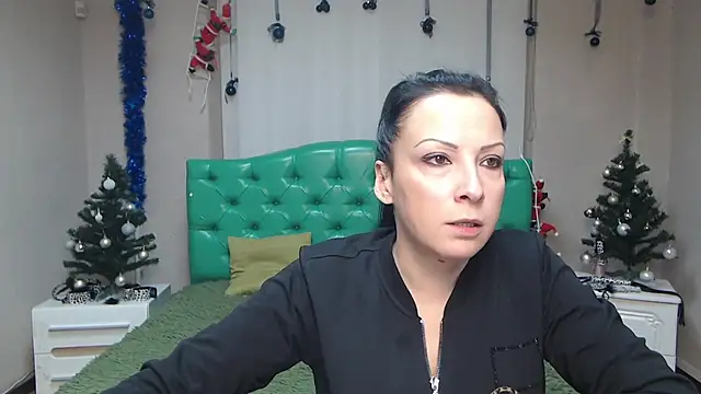 Snapshot of ElizabethSho chatting on January 18, 6:32 pm ElizabethSho online show from January 18, 6:32 pm