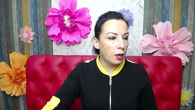 ElizabethSho online show from October 18, 5:25 pm