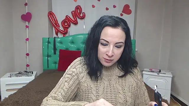 Snapshot of ElizabethSho chatting on February 10, 8:02 pm ElizabethSho online show from February 10, 8:02 pm