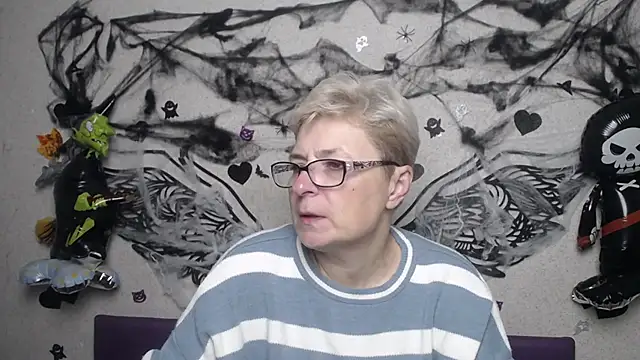 Snapshot of EmiliaGree chatting on November 4, 6:07 pm EmiliaGree online show from November 4, 6:07 pm