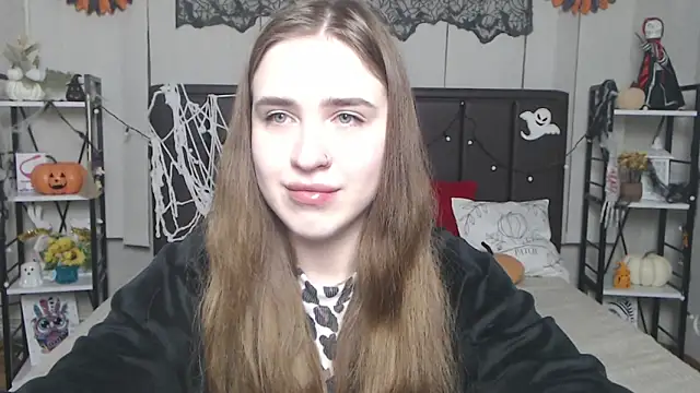 LauraHlot online show from November 13, 6:34 am