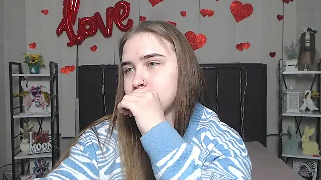 LauraHlot online show from February 20, 7:25 pm