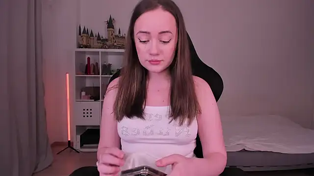 WalkingGirl online show from February 26, 6:54 pm