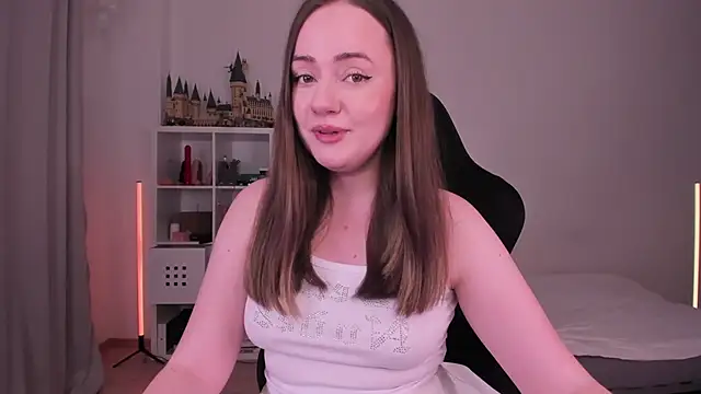 WalkingGirl online show from February 27, 6:53 pm