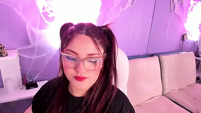 Camiila Osorio online show from October 15, 7:25 pm