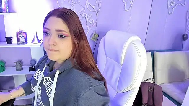 Camiila Osorio online show from December 18, 7:31 pm