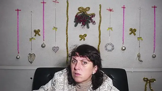 LuciaMii online show from December 24, 5:55 pm