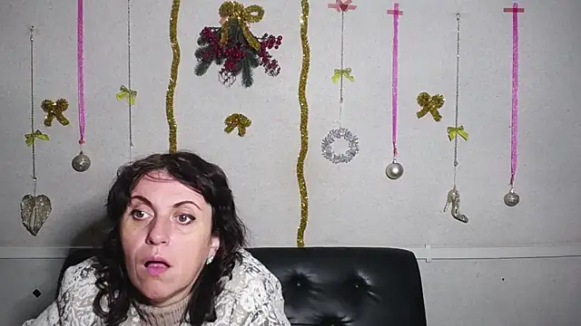 LuciaMii online show from December 26, 6:01 pm