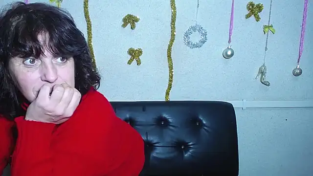 LuciaMii online show from December 28, 12:15 am