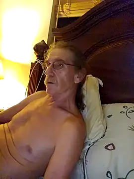 Snapshot of coolbrease10 chatting on October 18, 5:43 am coolbrease10 online show from October 18, 5:43 am