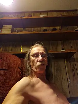 Snapshot of coolbrease10 chatting on November 18, 4:28 am coolbrease10 online show from November 18, 4:28 am