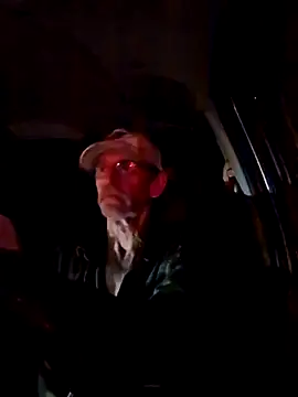 Snapshot of coolbrease10 chatting on February 21, 1:06 am coolbrease10 online show from February 21, 1:06 am