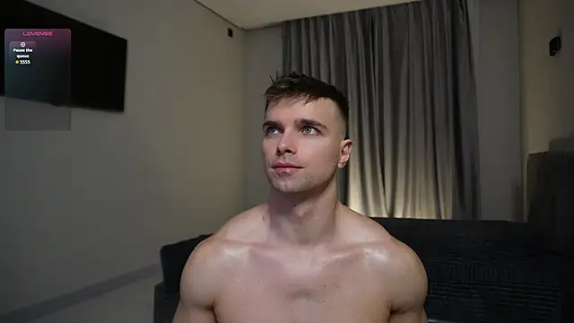 Snapshot of Nik_Sharp chatting on March 1, 3:41 am Nik Sharp online show from March 1, 3:41 am