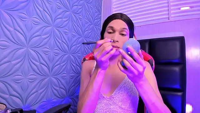 Snapshot of Milk_max_18 chatting on October 23, 9:46 pm Milk max 18 online show from October 23, 9:46 pm