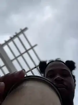 Snapshot of MobyDxck chatting on December 28, 2:32 pm MobyDxck online show from December 28, 2:32 pm