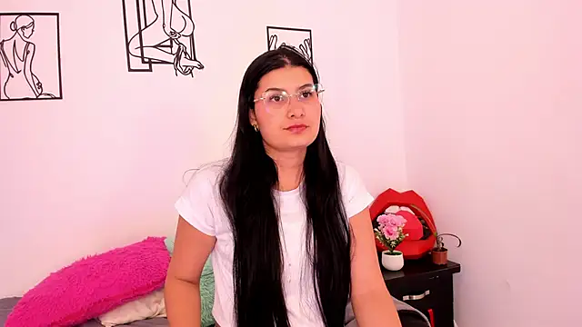 Snapshot of cloehonney chatting on February 17, 7:09 pm cloehonney online show from February 17, 7:09 pm