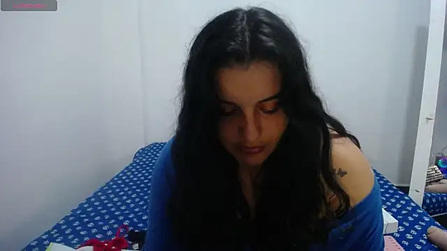 Snapshot of Laurenkenner_ chatting on December 11, 10:16 pm Laurenkenner online show from December 11, 10:16 pm