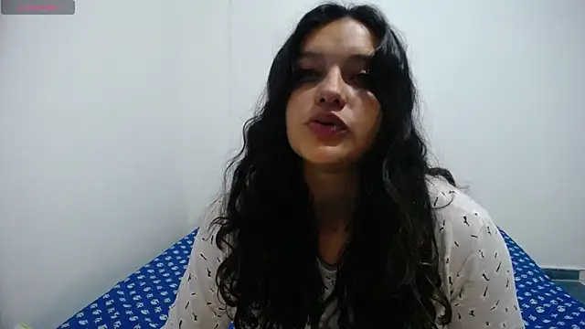 Snapshot of Laurenkenner_ chatting on December 16, 10:56 pm Laurenkenner online show from December 16, 10:56 pm