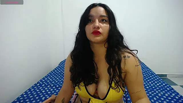 Snapshot of Laurenkenner_ chatting on December 18, 6:57 pm Laurenkenner online show from December 18, 6:57 pm