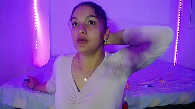 Snapshot of Laurenkenner_ chatting on March 20, 3:14 pm Laurenkenner online show from March 20, 3:14 pm