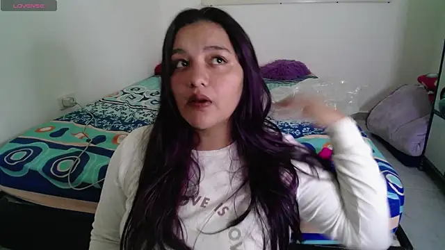 Snapshot of Laurenkenner_ chatting on July 30, 6:40 pm Laurenkenner online show from July 30, 6:40 pm