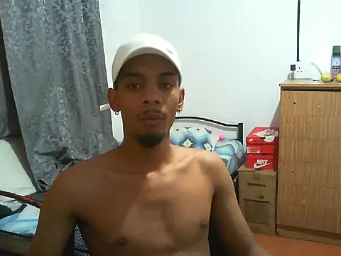 29YOURZ 28  online show from January 13, 8:25 pm