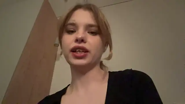 MisssLola online show from April 9, 5:07 pm