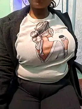 Snapshot of N-Natasha chatting on January 1, 3:03 pm N-Natasha online show from January 1, 3:03 pm