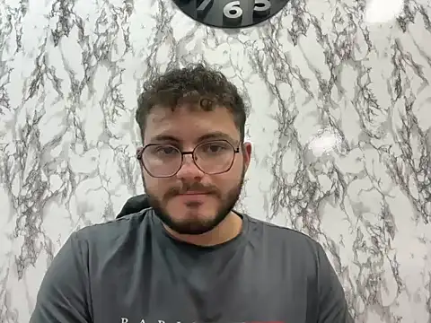 Snapshot of Mrr_Salvatore chatting on March 11, 11:22 pm Mrr Salvatore online show from March 11, 11:22 pm