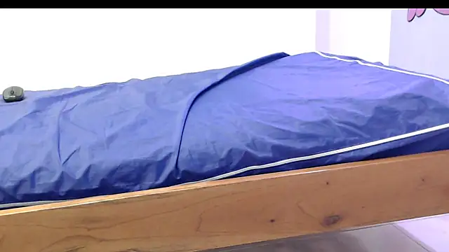 evaleribigtits18 online show from November 15, 7:10 pm