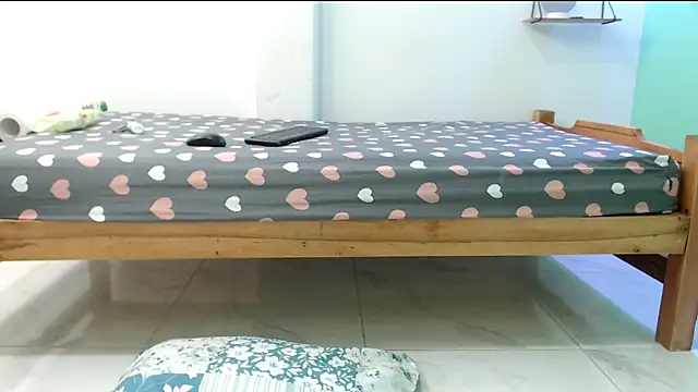 evaleribigtits18 online show from March 10, 2:05 am