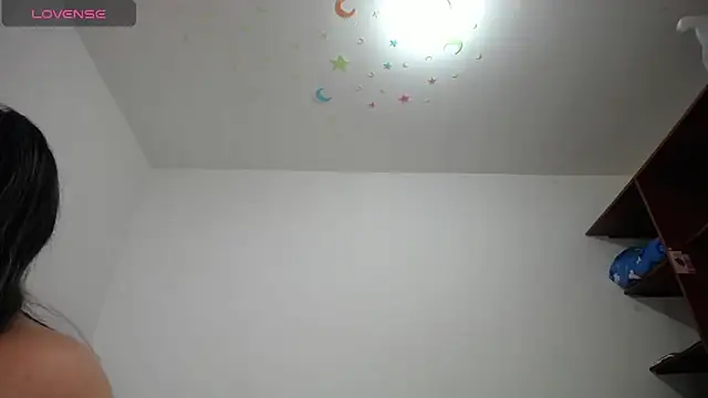 Snapshot of Laila_Laly chatting on December 23, 1:24 pm Laila Laly online show from December 23, 1:24 pm