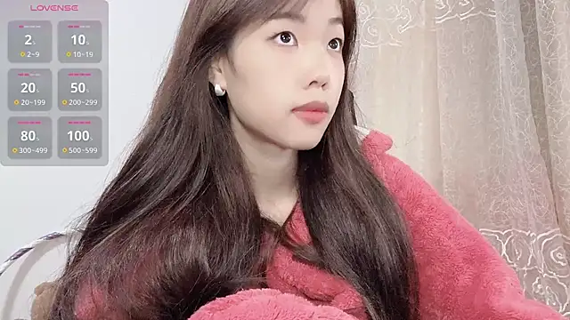 Snapshot of Lvy--v chatting on October 23, 10:41 pm Lvy--v online show from October 23, 10:41 pm