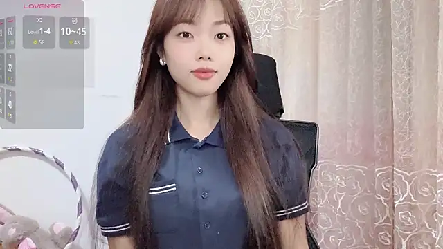 Snapshot of Lvy--v chatting on October 31, 10:44 pm Lvy--v online show from October 31, 10:44 pm