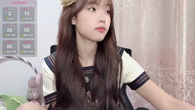 Snapshot of Lvy--v chatting on November 17, 9:31 pm Lvy--v online show from November 17, 9:31 pm